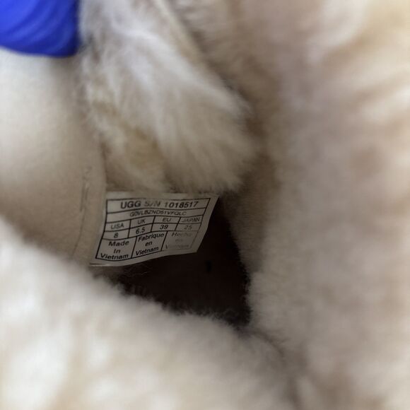 Womens 8 Ugg Boots Gita Powder Cream Purple Pompoms gorgeous RARE (Some Wear) - Picture 14 of 16